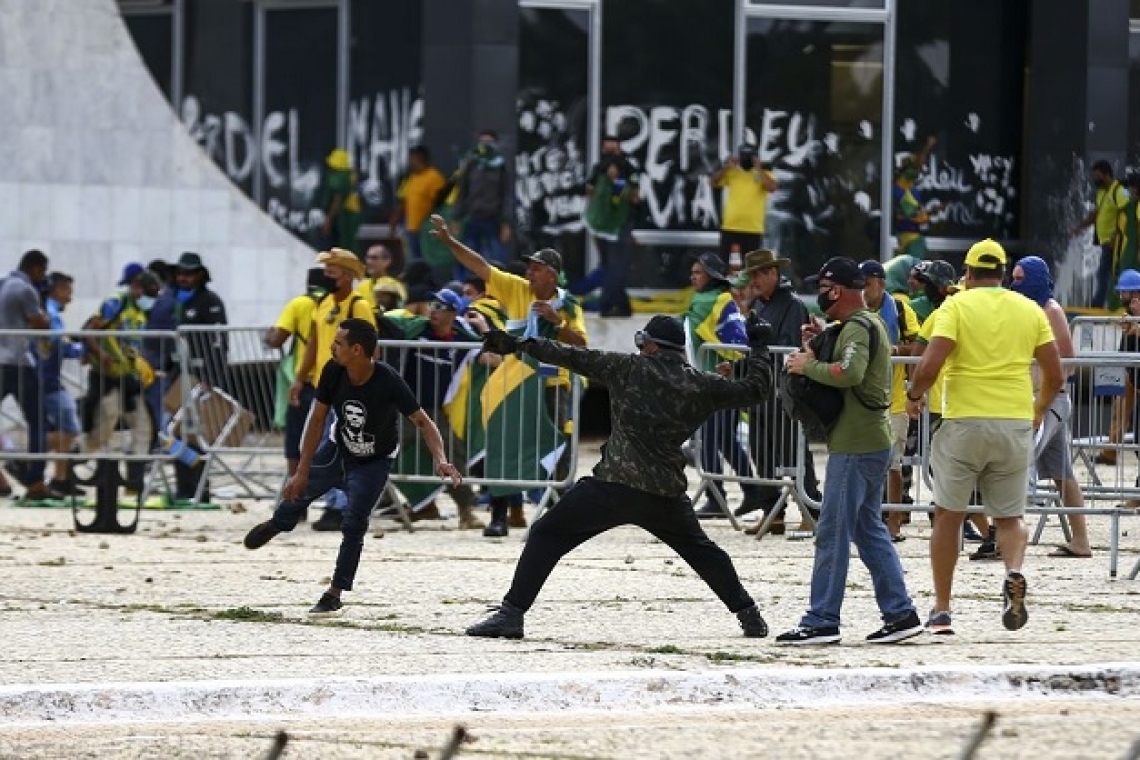 Fake news, linha editorial ou militância? A comunicação e o dia 8 de Janeiro de 2023